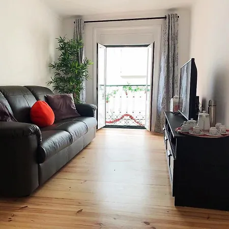 Apartment Tram & Fado Memory House — Under The St. George's Castle *